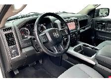 2022 Ram 1500 Classic 4X4 | CREW | NIGHT | 8.4 SCREEN TOUCHSCREE - Photo 2