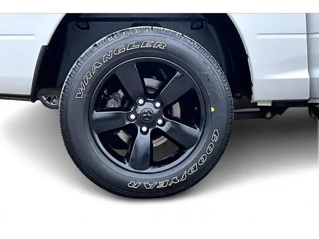 2022 Ram 1500 Classic 4X4 | CREW | NIGHT | 8.4 SCREEN TOUCHSCREE - Photo 35