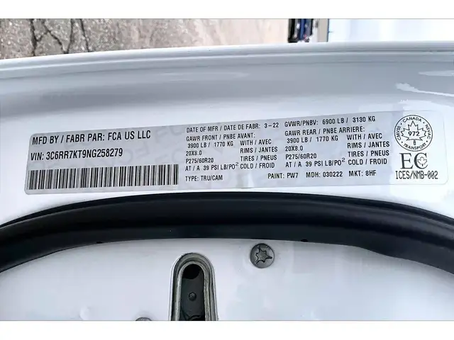 2022 Ram 1500 Classic 4X4 | CREW | NIGHT | 8.4 SCREEN TOUCHSCREE - Photo 37