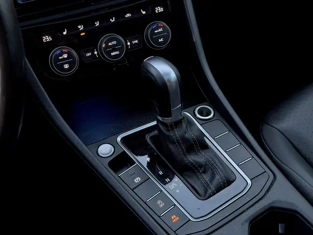 2019 Volkswagen Jetta HIGHLINE R-LINE | No Accidents | Panoramic - Photo 18