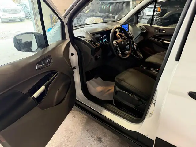2021 Ford Transit Connect XLT | 4 CYL - Photo 10
