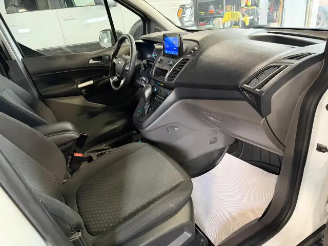 2021 Ford Transit Connect XLT | 4 CYL - Photo 12