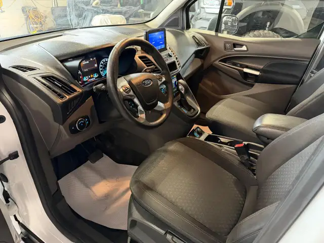 2021 Ford Transit Connect XLT | 4 CYL - Photo 13