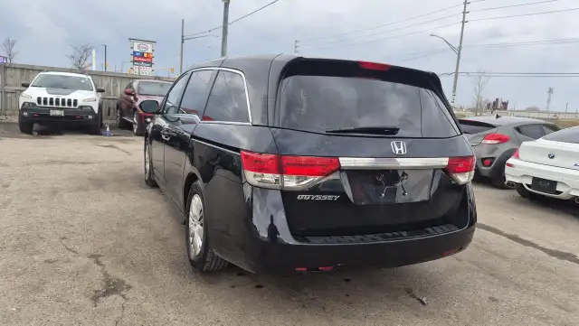 2015 Honda Odyssey LX, 7 PASSENGER, RELIABLE, MINIVAN, 183KMS, C - Photo 3