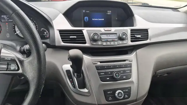 2015 Honda Odyssey LX, 7 PASSENGER, RELIABLE, MINIVAN, 183KMS, C - Photo 13