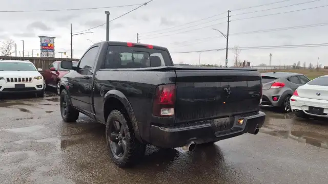 2018 RAM 1500 EXPRESS, SHORT CAB, SHORT BOX, 4X4, HEMI, 118KMS - Photo 3