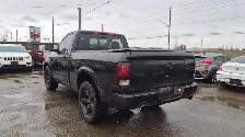 2018 RAM 1500 EXPRESS, SHORT CAB, SHORT BOX, 4X4, HEMI, 118KMS - Photo 3
