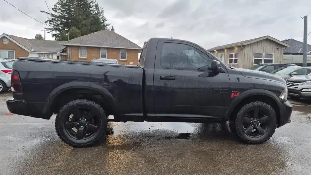 2018 RAM 1500 EXPRESS, SHORT CAB, SHORT BOX, 4X4, HEMI, 118KMS - Photo 6