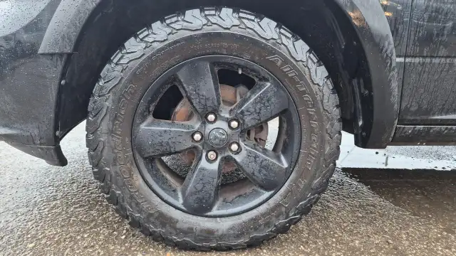 2018 RAM 1500 EXPRESS, SHORT CAB, SHORT BOX, 4X4, HEMI, 118KMS - Photo 11