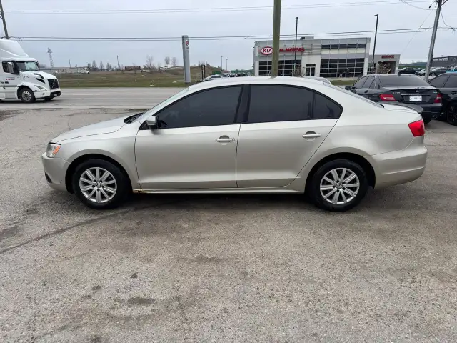 2012 Volkswagen Jetta COMFORTLINE, SEDAN, AUTO, ALLOYS, CERTIFIE - Photo 2