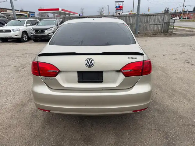 2012 Volkswagen Jetta COMFORTLINE, SEDAN, AUTO, ALLOYS, CERTIFIE - Photo 4