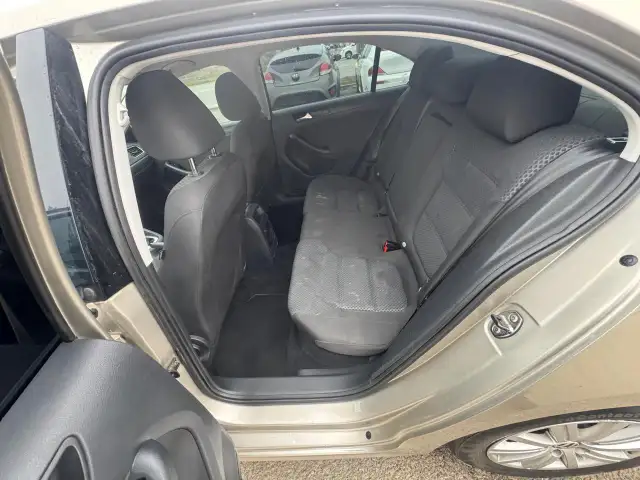 2012 Volkswagen Jetta COMFORTLINE, SEDAN, AUTO, ALLOYS, CERTIFIE - Photo 10