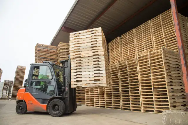 New & Recycled Wood Pallets at LOW prices - delivery or pick-up! - Photo 2