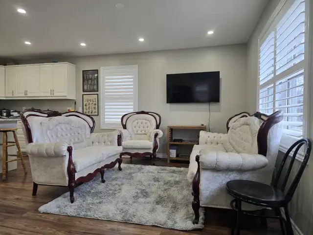 Large Private Bedroom for Rent! All Inclusive!