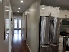 Large Private Bedroom for Rent! All Inclusive! - Photo 4