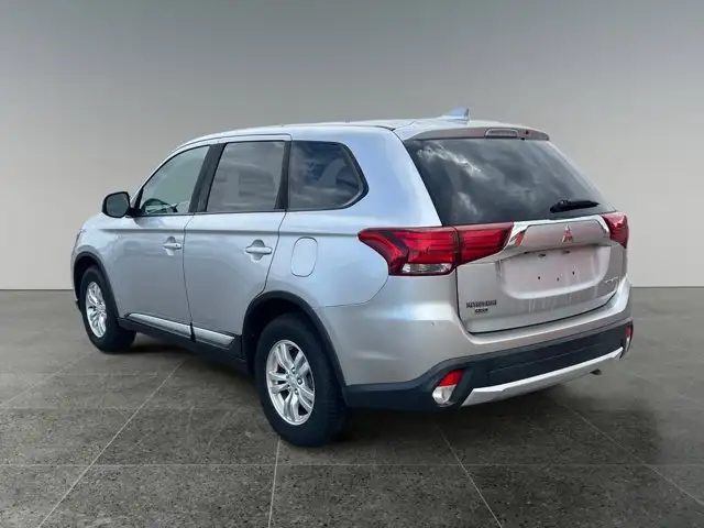 2018 Mitsubishi Outlander ES - Photo 4