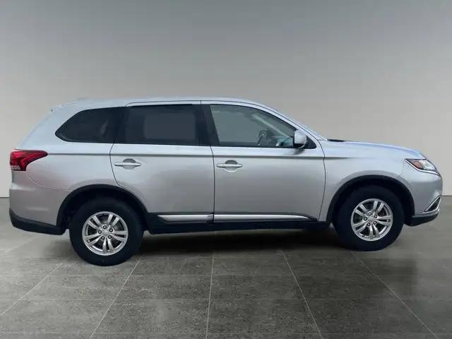 2018 Mitsubishi Outlander ES - Photo 8