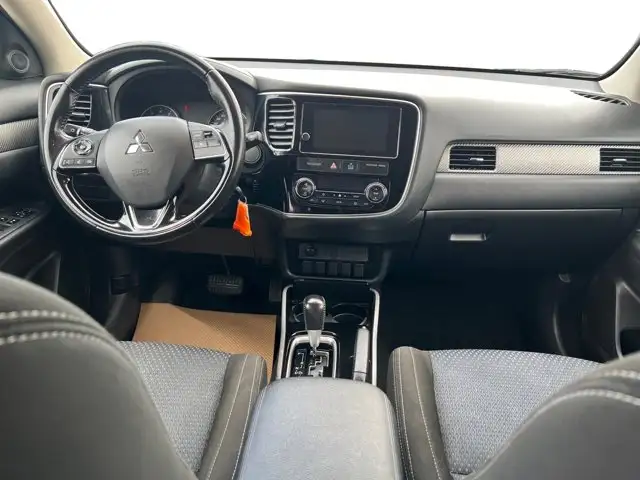 2018 Mitsubishi Outlander ES - Photo 15