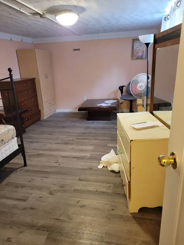 Furnished 1 Bedroom Basement For Rent! - Photo 2