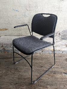 Groupe Lacasse Black Visitor Chair-Excellent Condition-Call us! - Photo 3