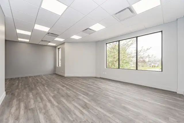 1,111 SF Office Suite Located in the Frobisher Office Centre - Photo 5