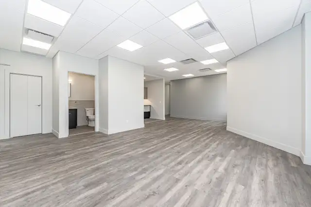 1,111 SF Office Suite Located in the Frobisher Office Centre - Photo 6