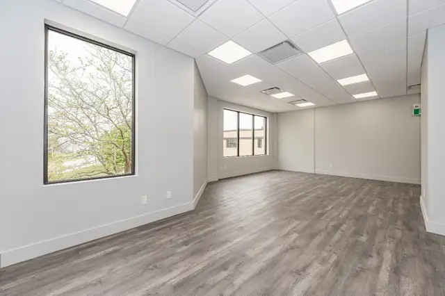 1,111 SF Office Suite Located in the Frobisher Office Centre - Photo 8