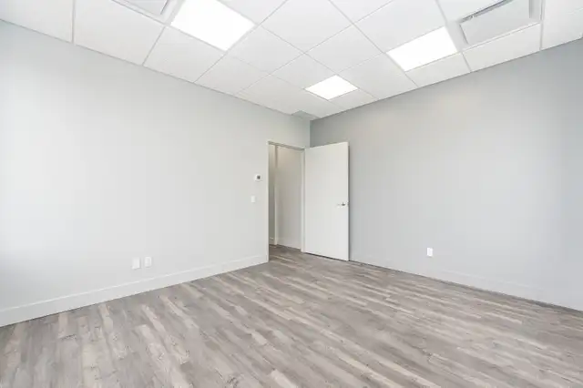 1,111 SF Office Suite Located in the Frobisher Office Centre - Photo 9