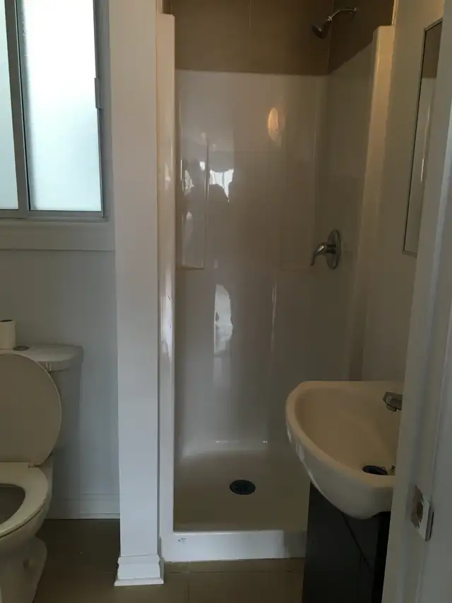 1-1/2 apartment for rent - Photo 5