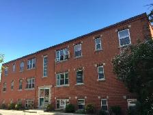 1 Bedroom Apartment in Hamilton East, ON. $1530, Avail May 1.