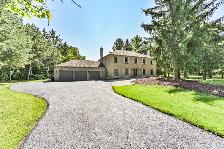 FOR SALE: 7 SKYVIEW LANE