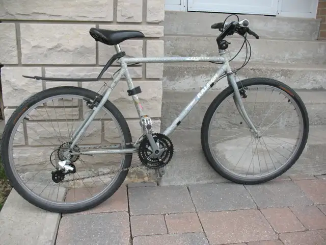 Raleigh Mens Mountain Bicycle - Photo 10