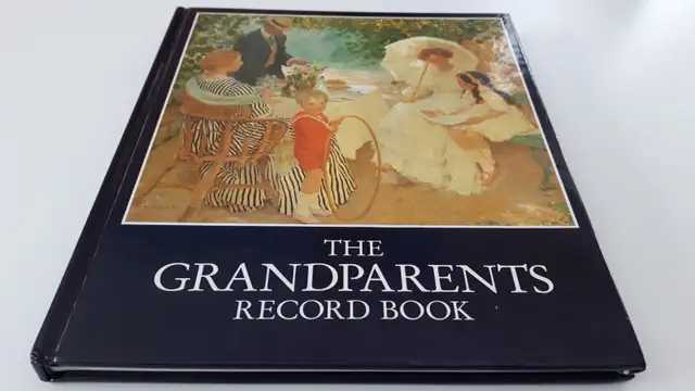 GRAND ALBUM NEUF ANGLAIS 10'x12', CADEAU À GRANDPARENTS: $10.00