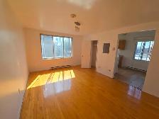 Beau 2 1/2 À LOUER – Libre- MÉTRO PARC - Photo 7