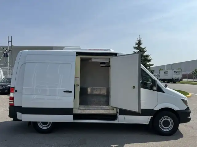 2015 Mercedes-Benz Sprinter Van Sprinter 144WB- REEFER - Photo 18