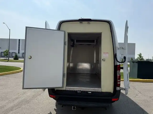 2015 Mercedes-Benz Sprinter Van Sprinter 144WB- REEFER - Photo 22