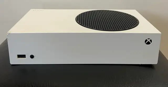 Xbox Series S -No Controller - Photo 2