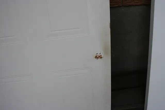 2-Portes d'intérieur usagées 30'' x 79 1\2'' Livraison possible - Photo 6