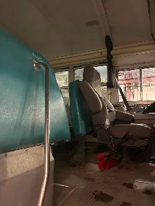 BUS À VENDRE / BUS FOR SALE 4.500$ - Photo 6