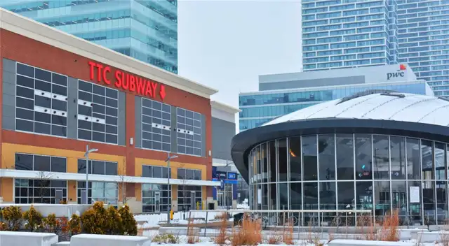 Rent a condo at subway hwy400/7/ 407 in Vaughan - Photo 2