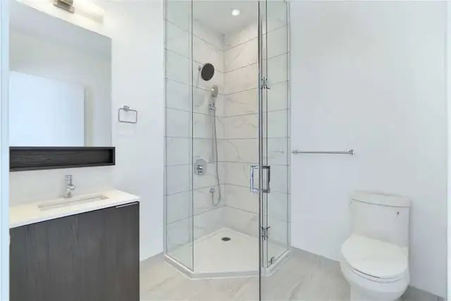 Rent a condo at subway hwy400/7/ 407 in Vaughan - Photo 8