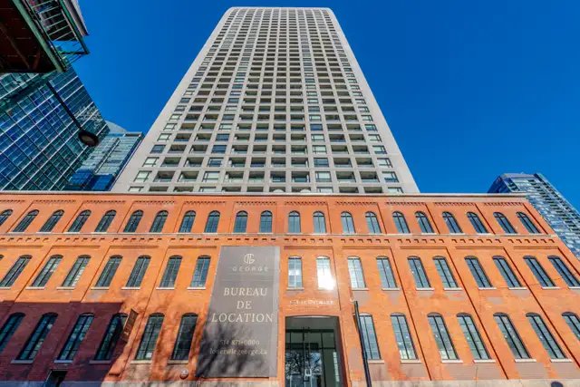 Large 407 SF Studio | Downtown Montreal | Available Now - Photo 11
