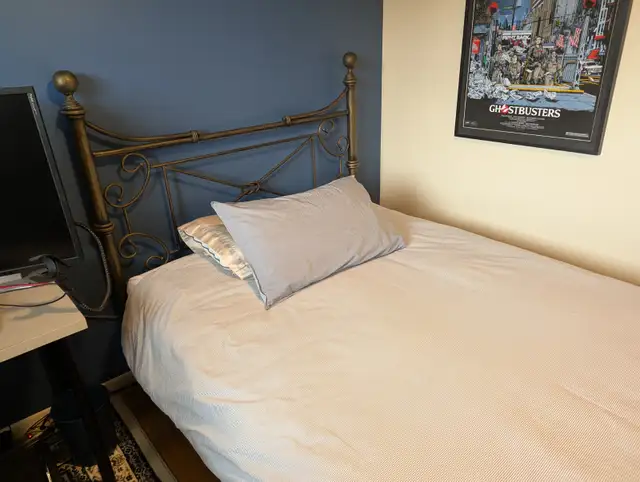 Iron / Metal Headboard Bed Set - Full Size