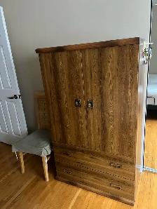 Dresser,armoire,night tables - Photo 2