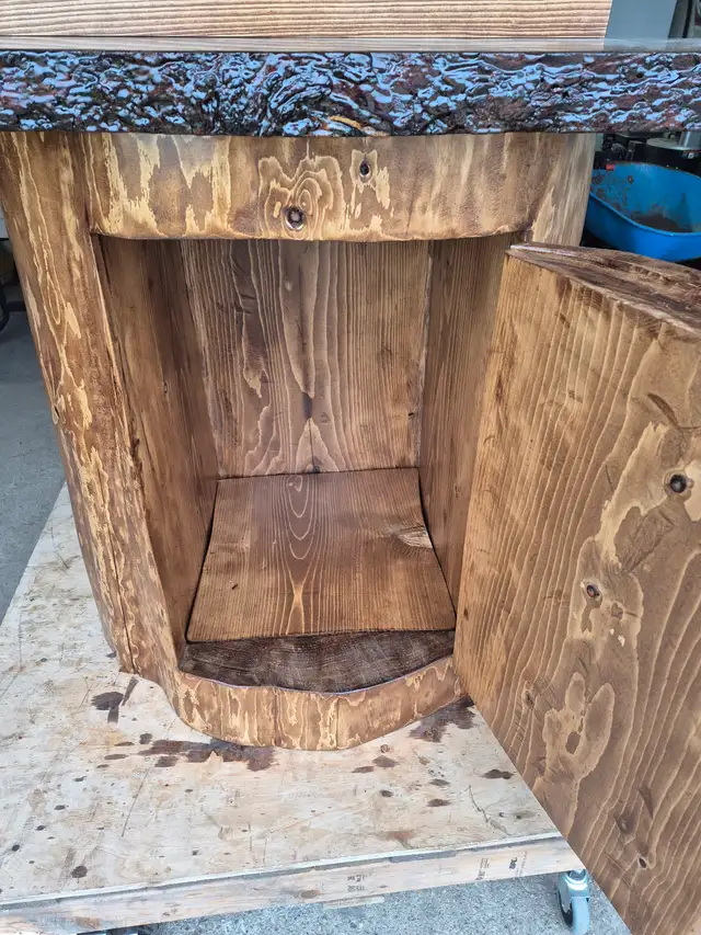 Live edge bar/coffee bar - Photo 5