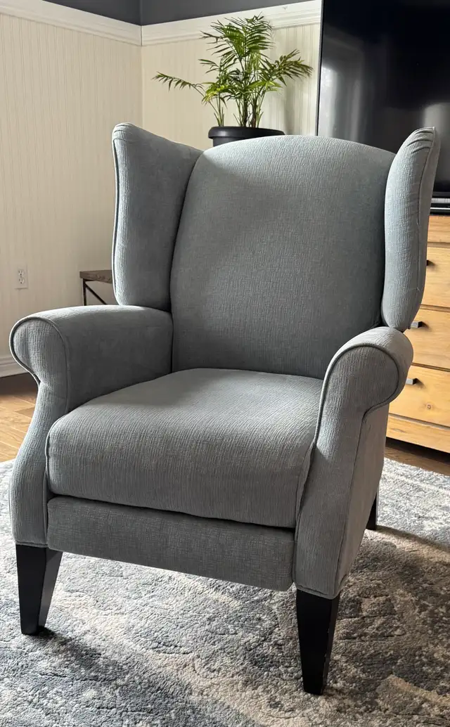 High-end Pushback Recliner $100.00 - Photo 4