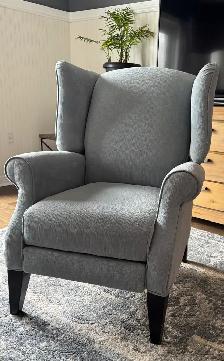 High-end Pushback Recliner $100.00 - Photo 4