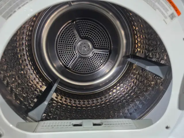 Apartment Size Samsung 24' White Stackable Washer & Dryer Set - Photo 7