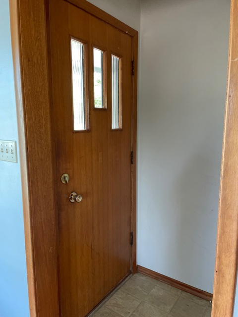 Full half duplex-Great Eastside area-lease signing bonus - Photo 3