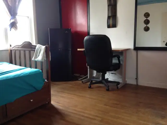 Room for Rent Yonge & Finch – All-Male Home